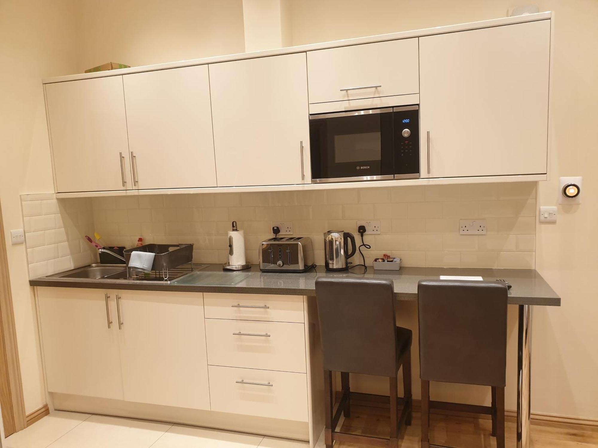 London Luxury Apartments 3 Bedroom Sleeps 8 With 3 Bathrooms 4 Mins Walk To Tube Free Parking Ilford Exterior foto